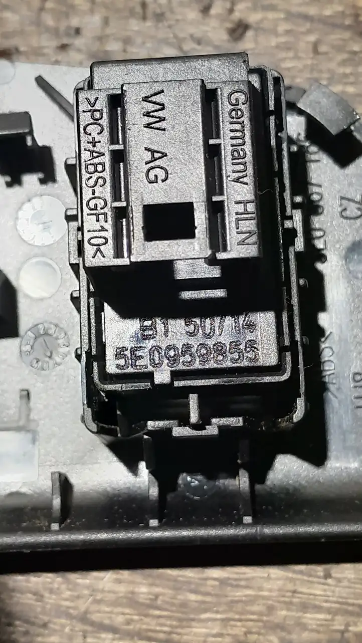 Skoda Octavia Mk3 (5E) (2013 - 2019) 5E0959855 Кнопка стеклоподъемников — фото 4