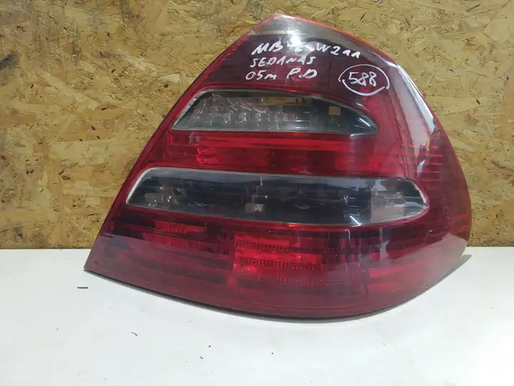Mercedes-Benz E W211 (2002 - 2009) A2118200464 Задний фонарь в кузове — фото 1