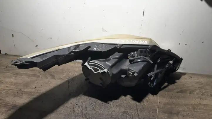 Toyota Avensis T270 (2012 - 2015) 8116605310 Передняя фара — фото 2