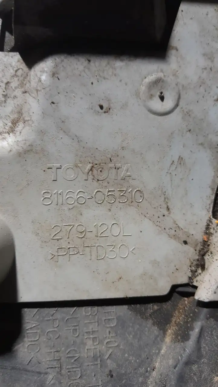 Toyota Avensis T270 (2012 - 2015) 8116605310 Передняя фара — фото 3