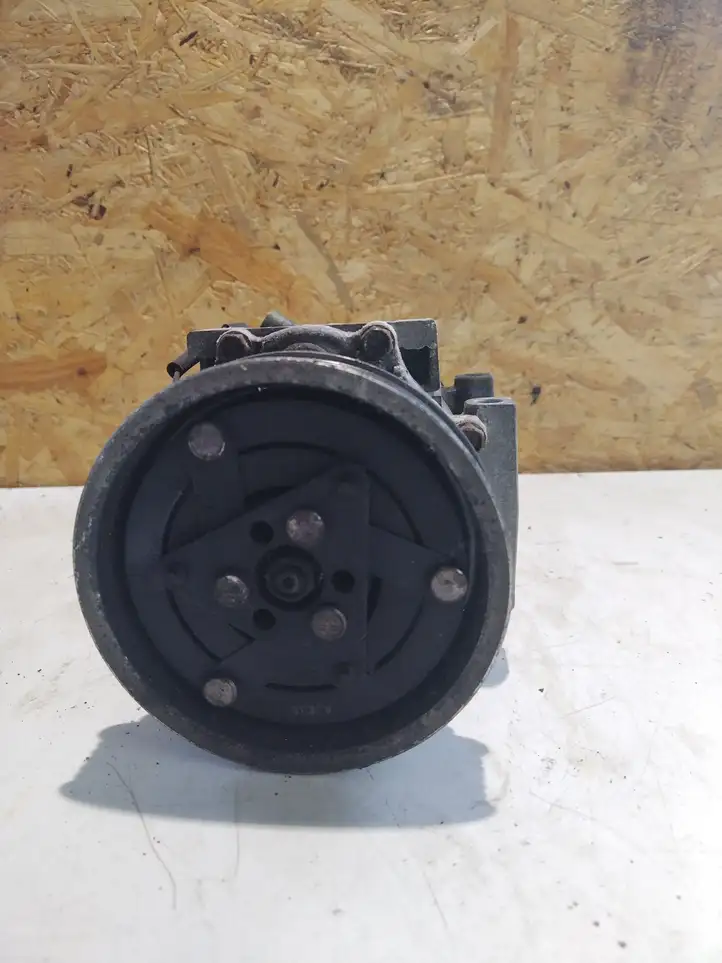 Nissan Qashqai (2010 - 2013) 926009865R Компрессор (насос) кондиционера воздуха — фото 1
