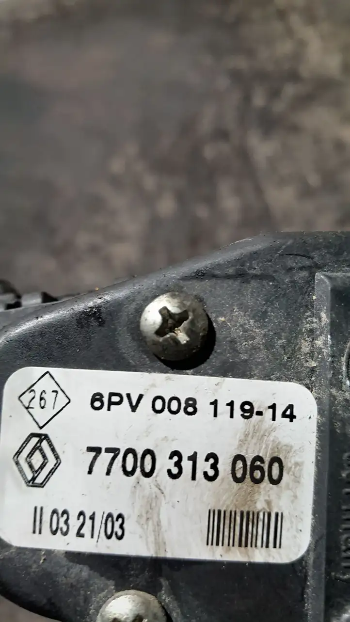 Renault Trafic II (X83) (2002 - 2014) Педаль акселератора — фото 3