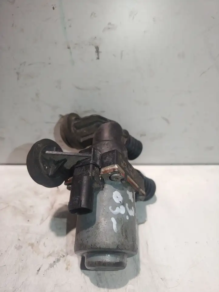 BMW X3 E83 (2003 - 2010) 836980508 Клапан отопителя — фото 3