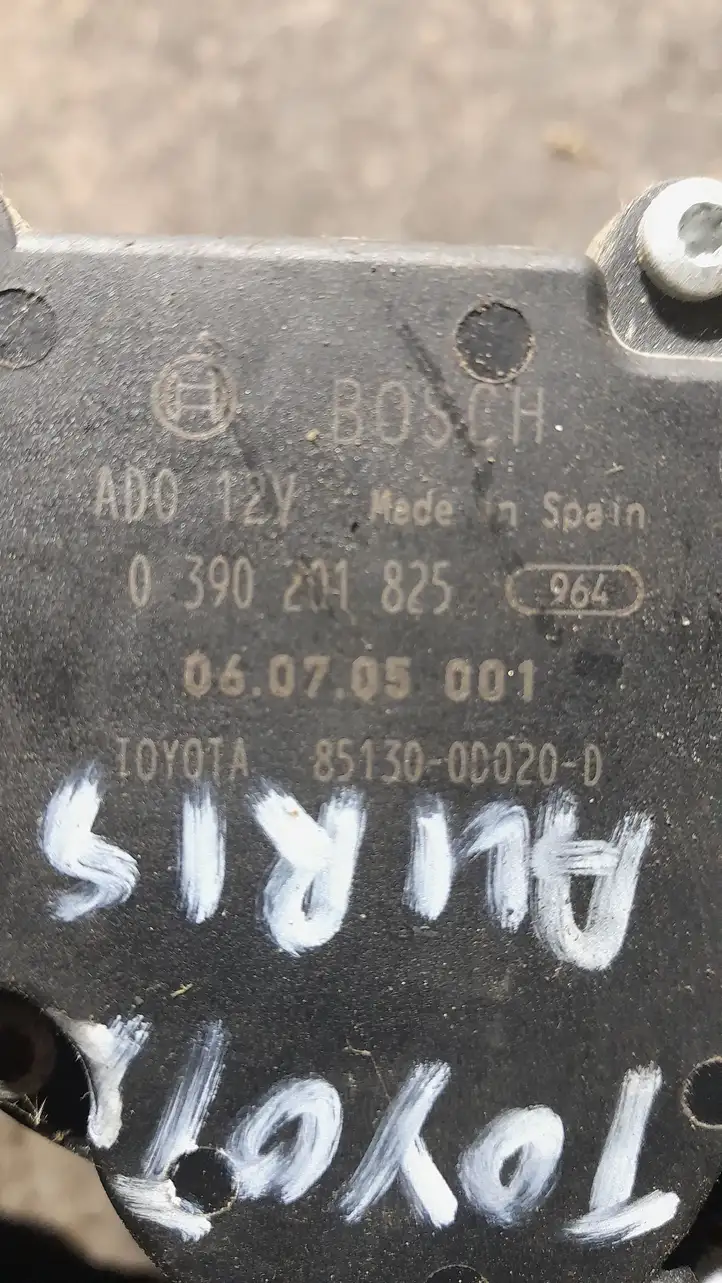 Toyota Auris 150 (2006 - 2012) 0390201825 Двигатель стеклоочистителя заднего стекла — фото 3