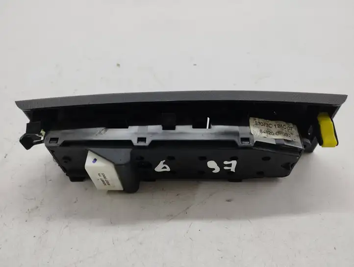Toyota Corolla Verso AR10 (2004 - 2009) 848200F030 Блок кнопок стеклоподъемников — фото 4