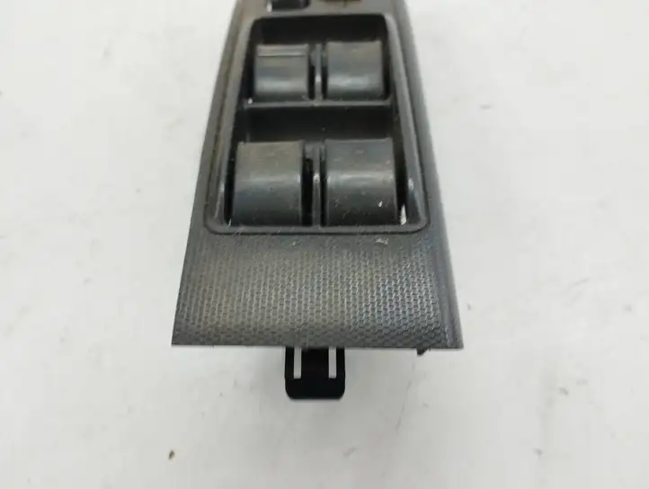 Toyota Corolla Verso AR10 (2004 - 2009) 848200F030 Блок кнопок стеклоподъемников — фото 5