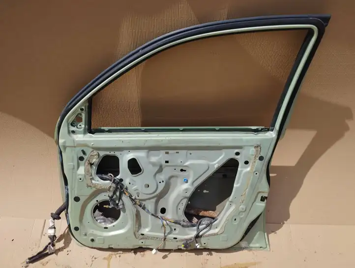 Nissan Micra (2003 - 2007) Дверь — фото 8