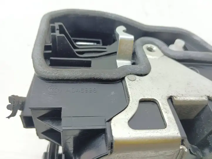 BMW 1 E81 E87 (2004 - 2011) A046998 Замок передней двери — фото 5