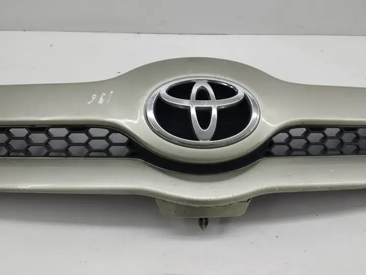 Toyota Corolla Verso AR10 (2004 - 2009) 531110F020 Передняя решетка — фото 3