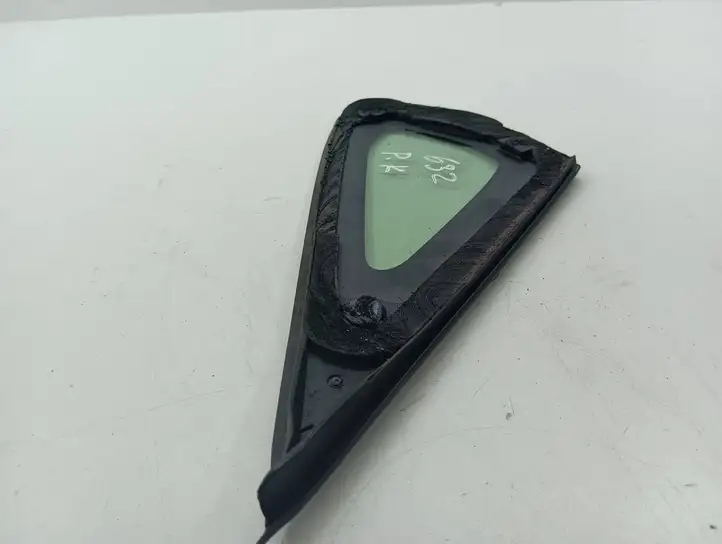 Toyota Prius (XW20) (2003 - 2009) A002345 Треугольное стекло кузова — фото 4