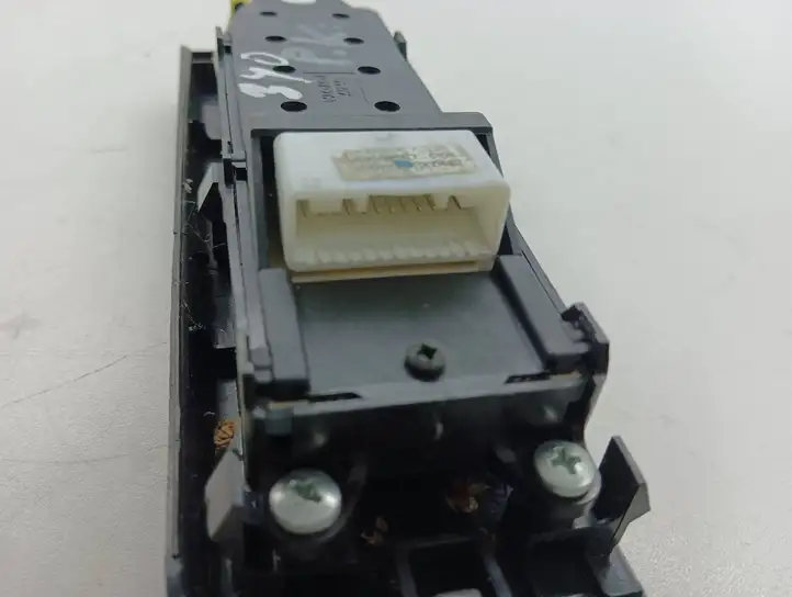 Toyota Corolla Verso AR10 (2004 - 2009) 742320F010 Блок кнопок стеклоподъемников — фото 5
