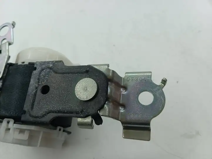 Toyota Corolla Verso AR10 (2004 - 2009) H099901 Ремень безопасности 3-го ряда — фото 2