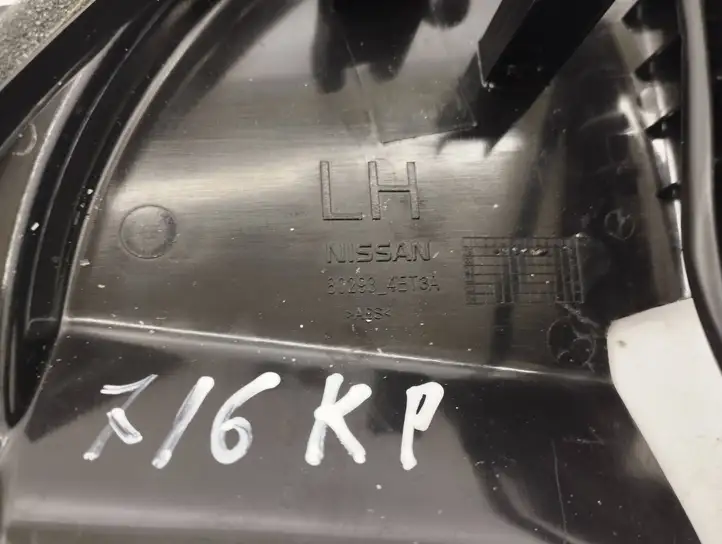 Nissan Qashqai (2017 - 2020) 802934et3a Накладка стоек лобового стекла — фото 5