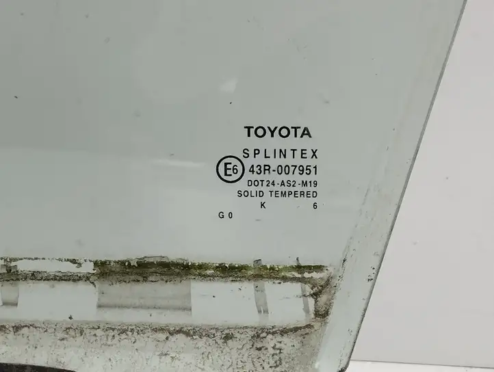 Toyota Corolla E120 E130 (2004 - 2007) 43R007951 Стекло передней двери — фото 3