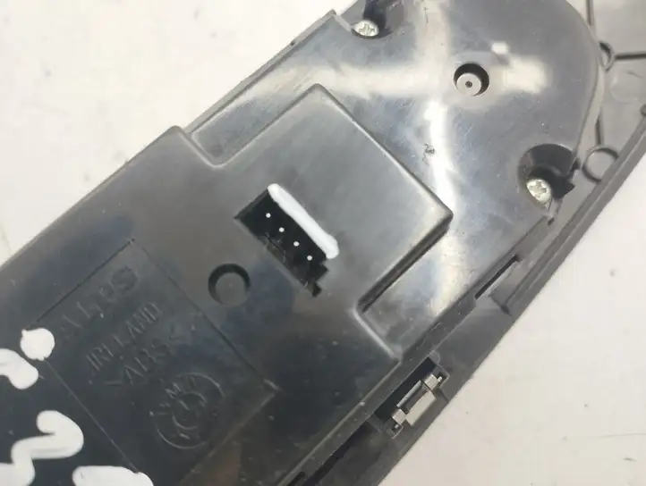 BMW 5 E60 E61 (2004 - 2010) 6951904 Кнопка стеклоподъемников — фото 3