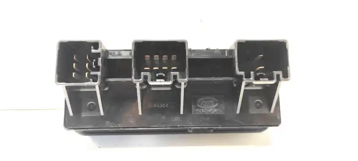 Land Rover Discovery 3 - LR3 (2004 - 2009) YUD501540 Блок кнопок стеклоподъемников — фото 4