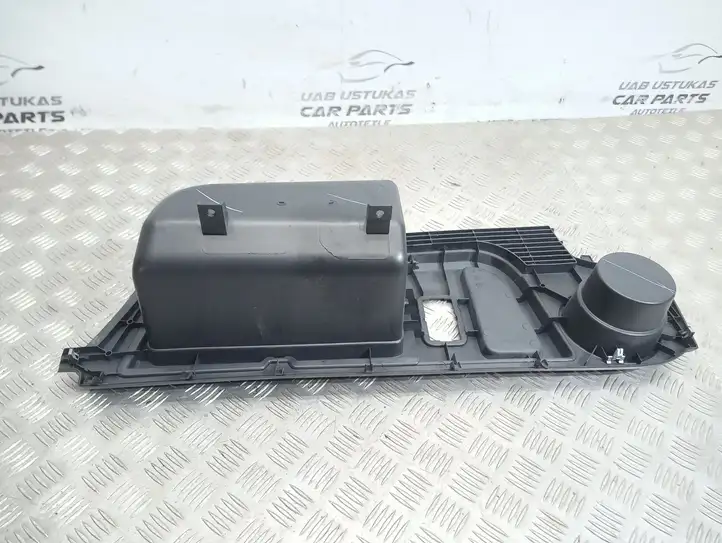 Land Rover Discovery 3 - LR3 (2004 - 2009) ESJ501000 Ящик для хранения в багажнике — фото 3