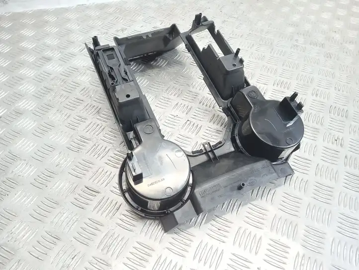 Land Rover Discovery 3 - LR3 (2004 - 2009) FJV500172XXX Другая деталь консоли (туннеля) — фото 4