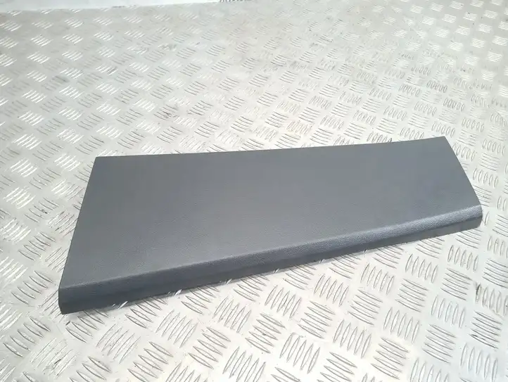 Land Rover Discovery 3 - LR3 (2004 - 2009) EMG500290 Нижняя обшивка стойки B — фото 1