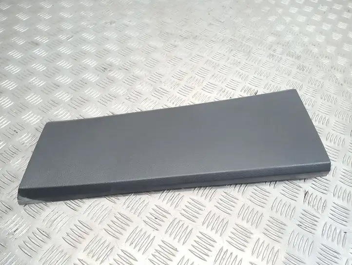 Land Rover Discovery 3 - LR3 (2004 - 2009) EMG500290 Нижняя обшивка стойки B — фото 2