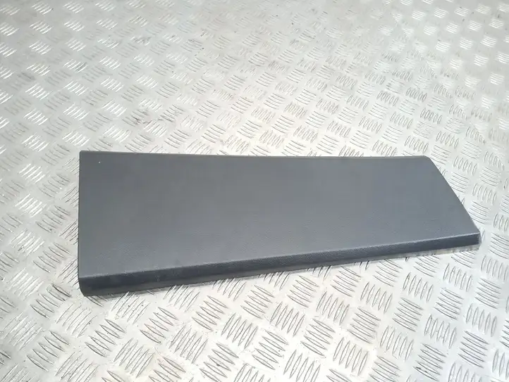 Land Rover Discovery 3 - LR3 (2004 - 2009) EMG500280 Нижняя обшивка стойки B — фото 1