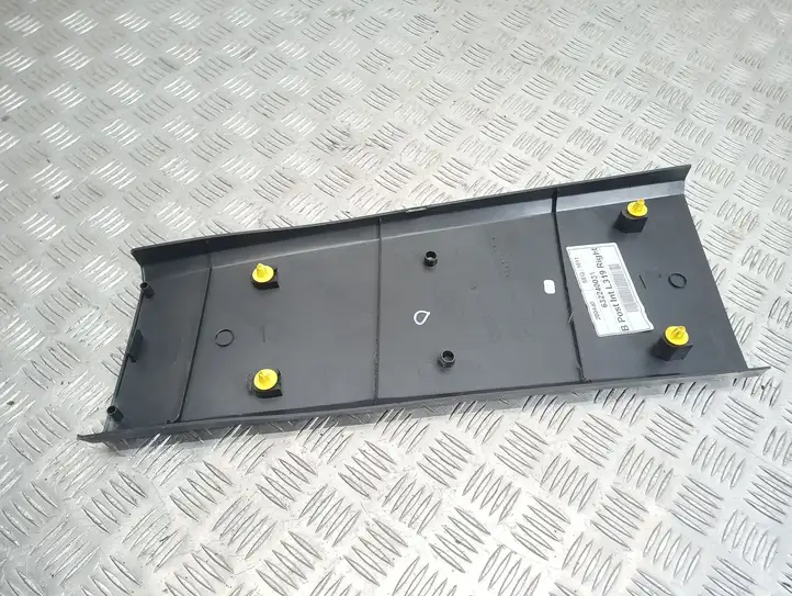 Land Rover Discovery 3 - LR3 (2004 - 2009) EMG500280 Нижняя обшивка стойки B — фото 3