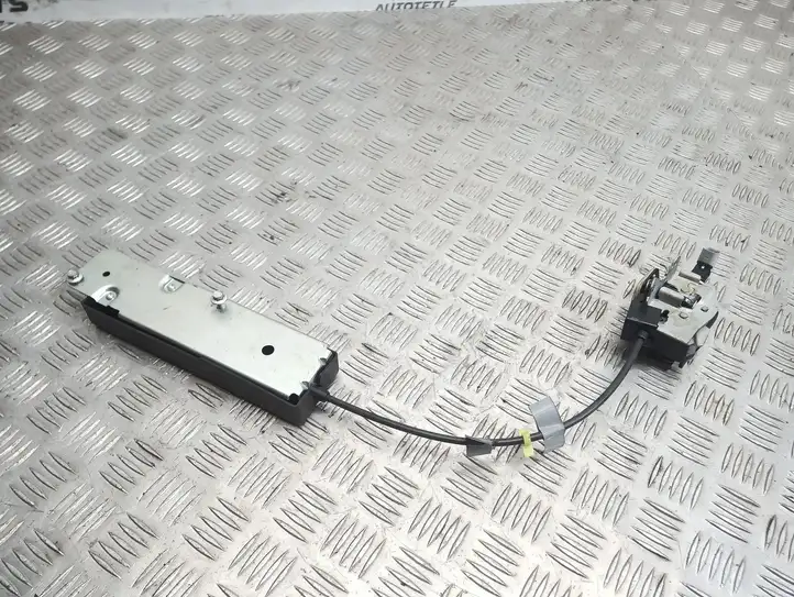 Land Rover Discovery 3 - LR3 (2004 - 2009) 3027655 Замок крышки багажника — фото 1