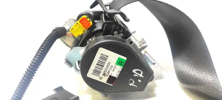 Opel Astra J (2009 - 2012) 617023500 Передний ремень безопасности — фото 2