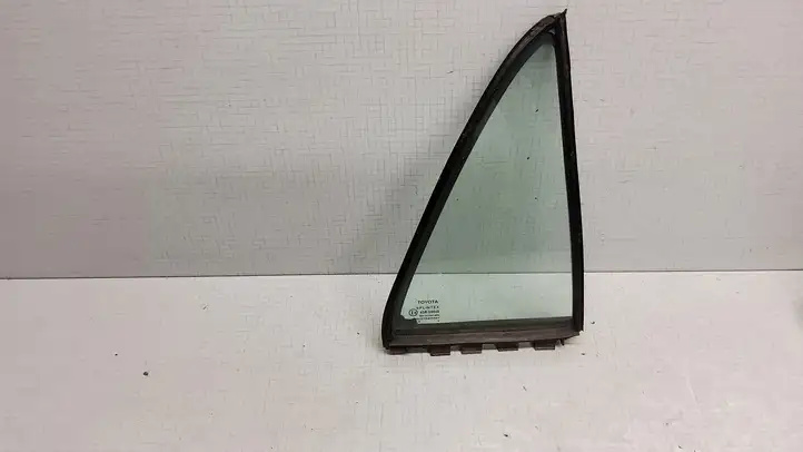 Toyota Corolla E120 E130 (2004 - 2007) 43R00048 Заднее боковое стекло — фото 1
