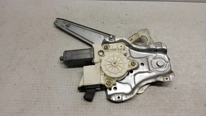 Toyota Corolla E120 E130 (2004 - 2007) 0130822032 Механический стеклоподъемник задней двери — фото 4