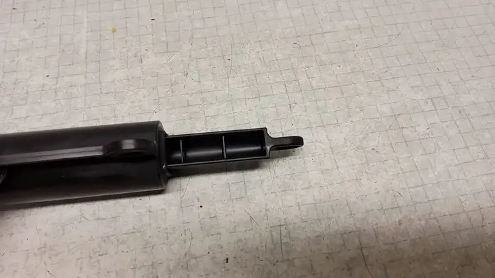 Toyota Verso (2009 - 2012) Демпфер бардачка — фото 2