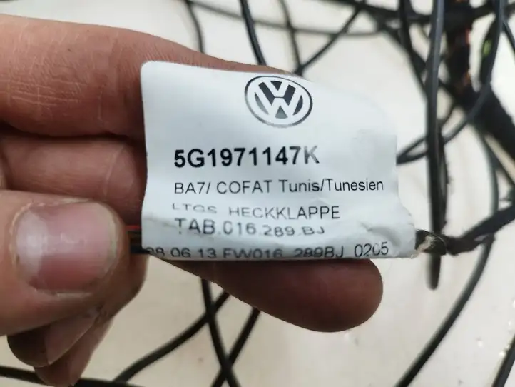 Volkswagen Golf VII (2013 - 2019) 5G0827469E Ручка багажника с камерой — фото 16