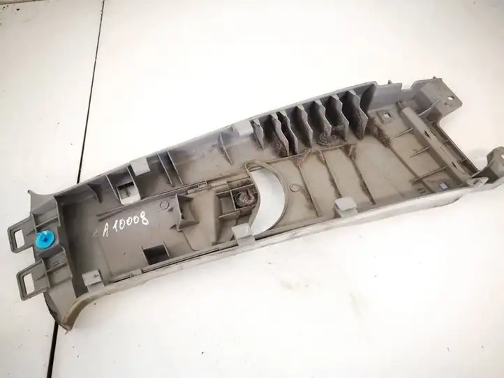 Toyota Prius (XW20) (2003 - 2009) 6242047040 Прочие детали салона — фото 2