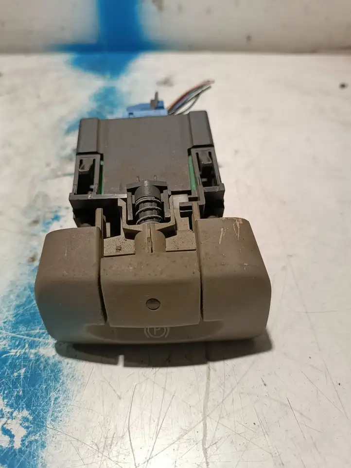 Renault Scenic II - Grand scenic II (2003 - 2006) Кнопка ручного тормоза — фото 1