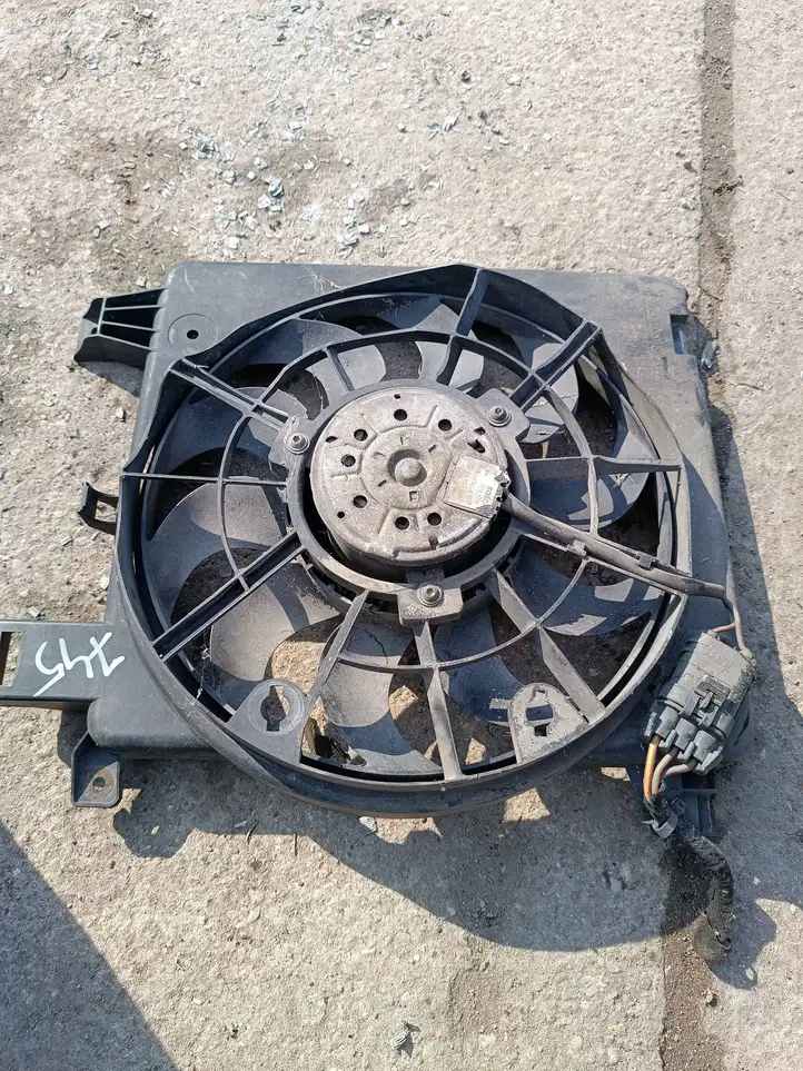 Opel Zafira B (2003 - 2006) 3135103630 Дифузор радиатора — фото 1