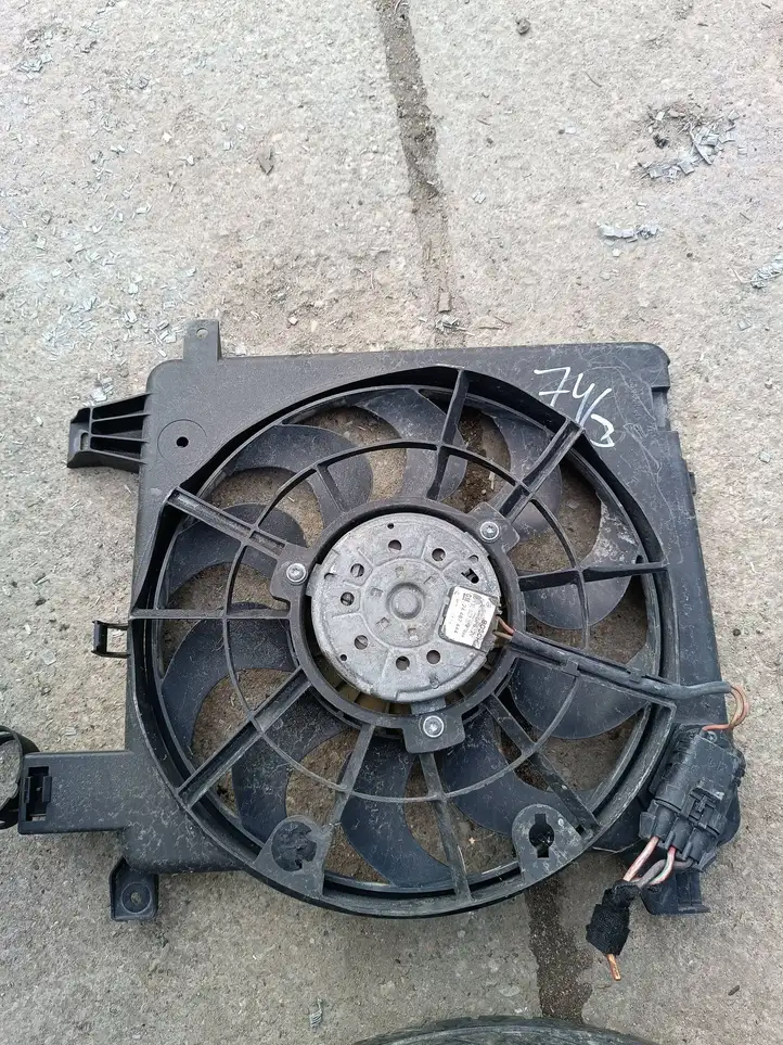 Opel Zafira B (2006 - 2008) 3135103630 Электровентилятор радиатора — фото 1