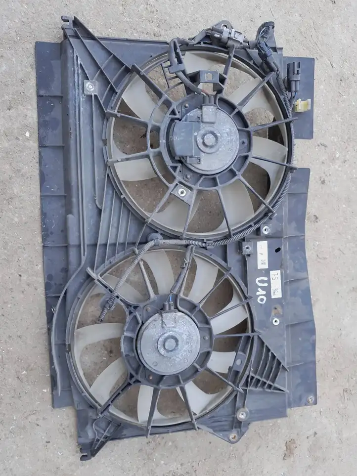 Toyota Avensis Verso (2004 - 2009) MF422750-3773 Дифузор радиатора — фото 1