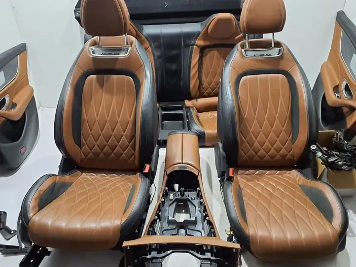Mercedes-Benz AMG GT 4 x290 w290 (2018 - ) Комплект салона — фото 12