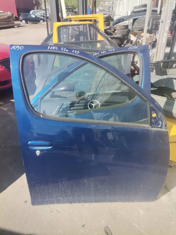 Toyota Yaris Verso (1999 - 2005) Дверь — фото 1