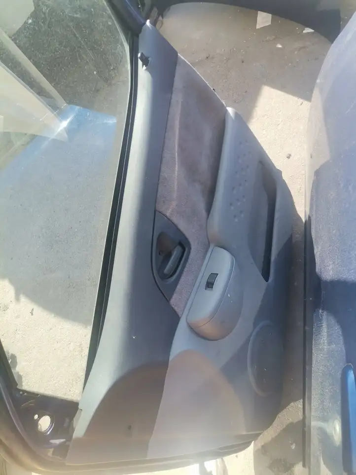 Toyota Yaris Verso (1999 - 2005) Дверь — фото 3