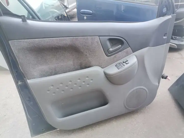 Toyota Yaris Verso (1999 - 2005) Дверь — фото 3