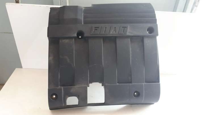 46784460 Fiat Stilo Variklio dangtis (apdaila)