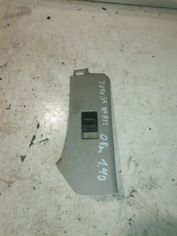 Toyota Yaris (2005 - 2009) 742310D090 Блок кнопок стеклоподъемников — фото 1
