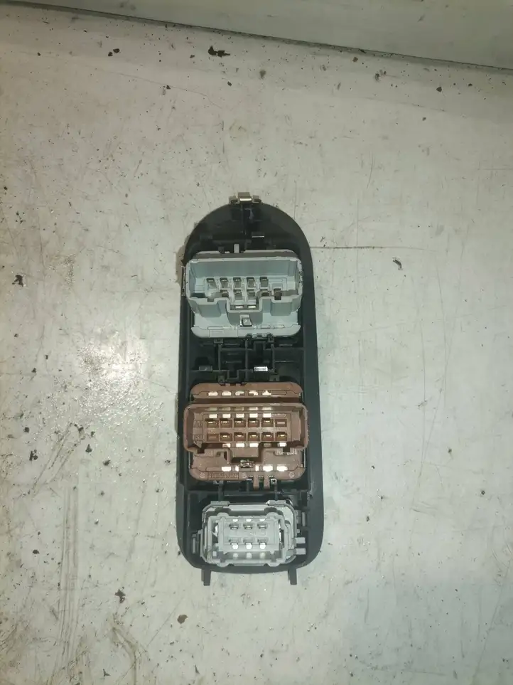 Renault Scenic II - Grand scenic II (2003 - 2006) 025330 Блок кнопок стеклоподъемников — фото 1