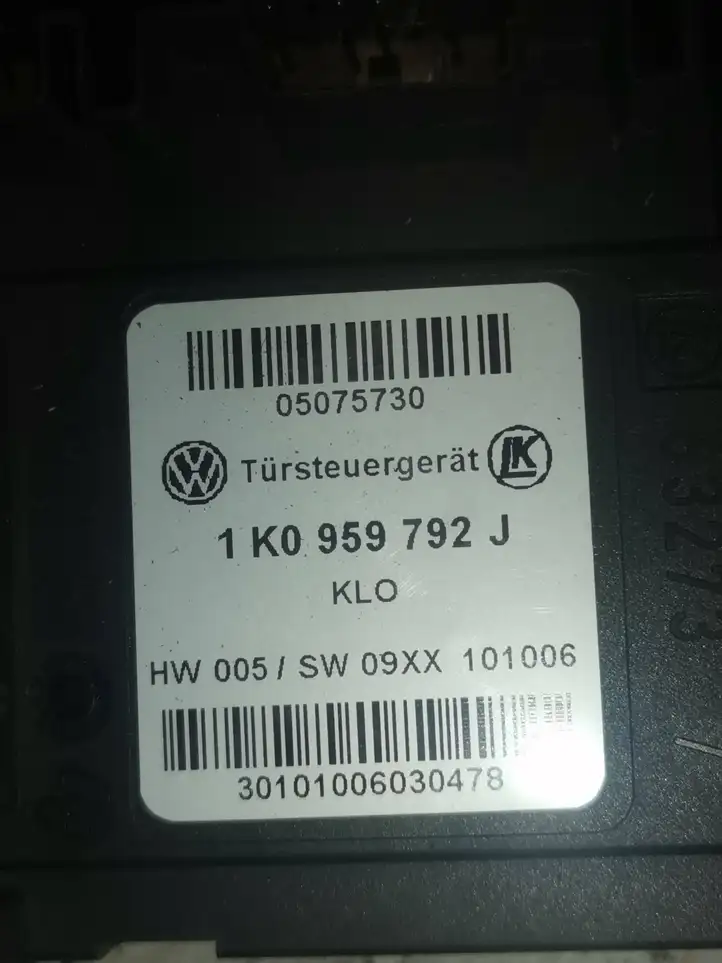 Volkswagen Touran I (2003 - 2010) 1K0959792J Мотор стеклоподъемника передний — фото 2