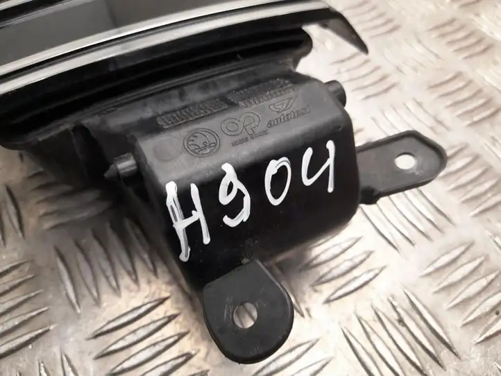 Skoda Superb B8 (3V) (2015 - 2023) 3V0853479 Крышка топливного бака — фото 5