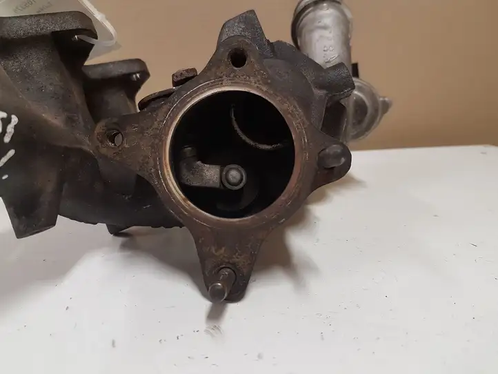 Volkswagen Golf V (2003 - 2009)  4937301001 Турбина