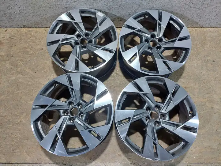 Audi e-tron (2018 - )  4KE601025 Обод (ободья) колеса из легкого сплава R 20