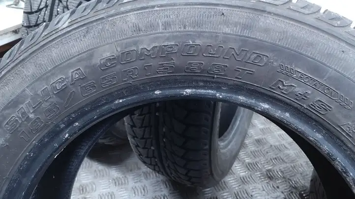 Volkswagen Polo (2005 - 2009) Зимняя шина R15 — фото 4
