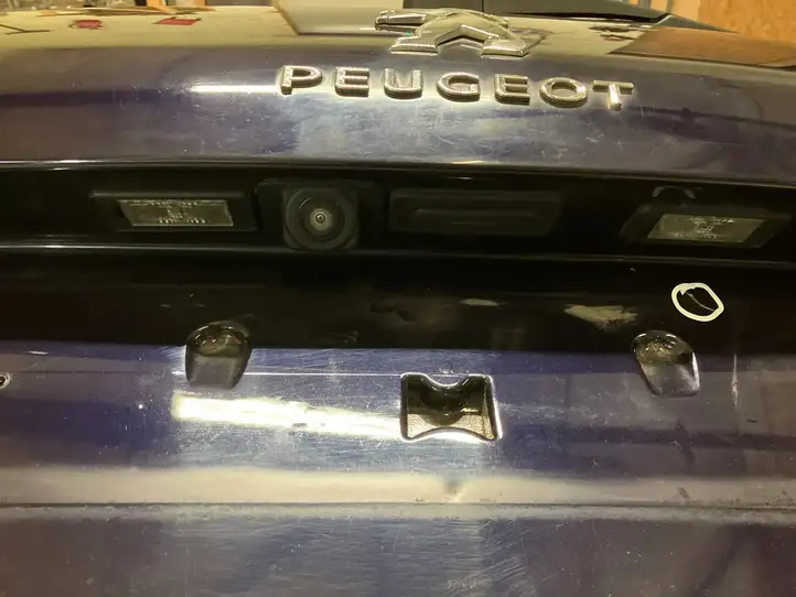 Peugeot 308 (2013 - 2021) 9808403880 Крышка багажника — фото 4